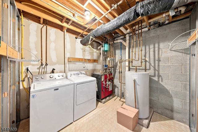 10 Lakeview Ter, Sussex Boro, NJ 07461