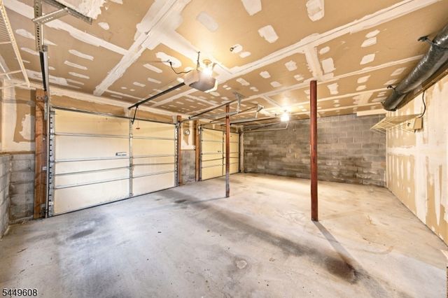 10 Lakeview Ter, Sussex Boro, NJ 07461
