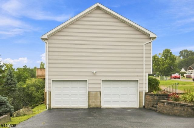 10 Lakeview Ter, Sussex Boro, NJ 07461