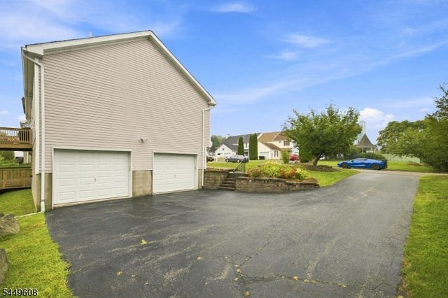 10 Lakeview Ter, Sussex Boro, NJ 07461