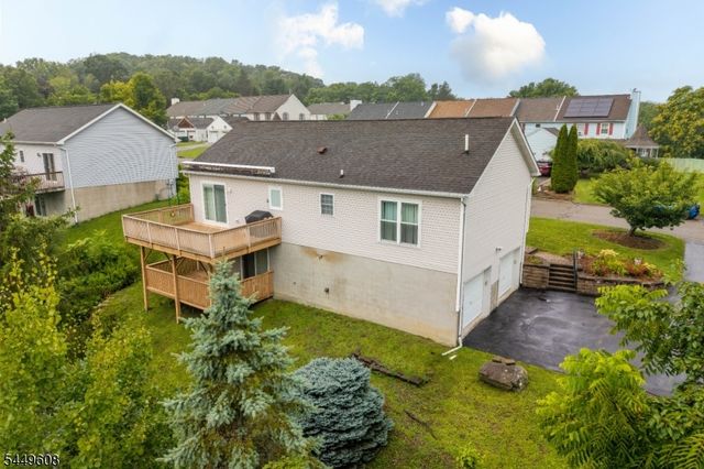 10 Lakeview Ter, Sussex Boro, NJ 07461