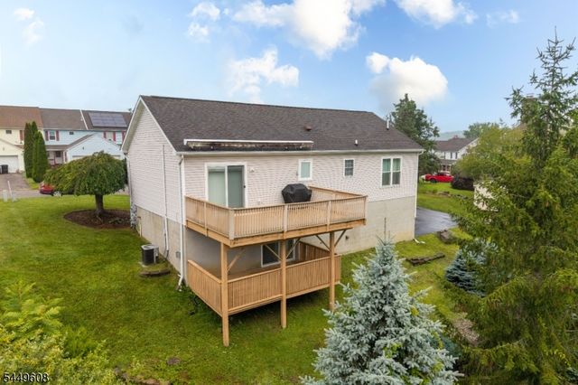 10 Lakeview Ter, Sussex Boro, NJ 07461