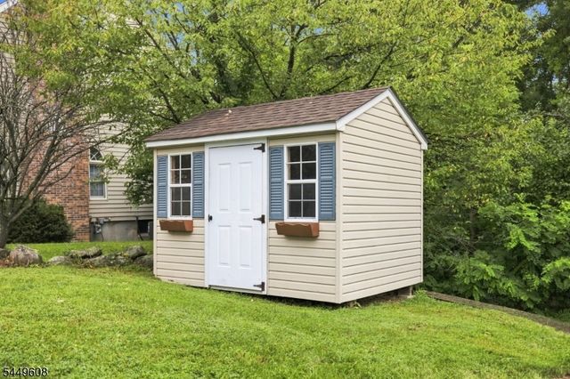 10 Lakeview Ter, Sussex Boro, NJ 07461