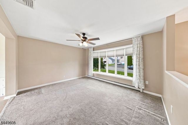 10 Lakeview Ter, Sussex Boro, NJ 07461