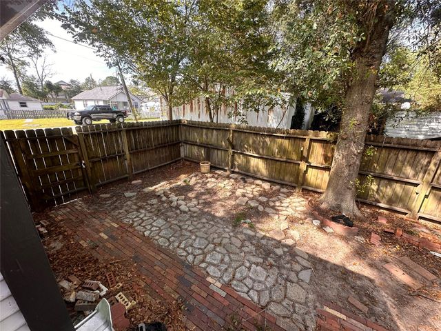 330 Gordy Road, Bacliff, TX 77518