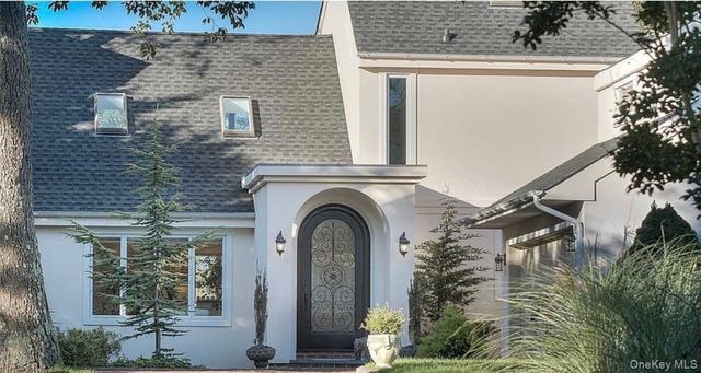 380 The Greenway, East Marion, NY 11939