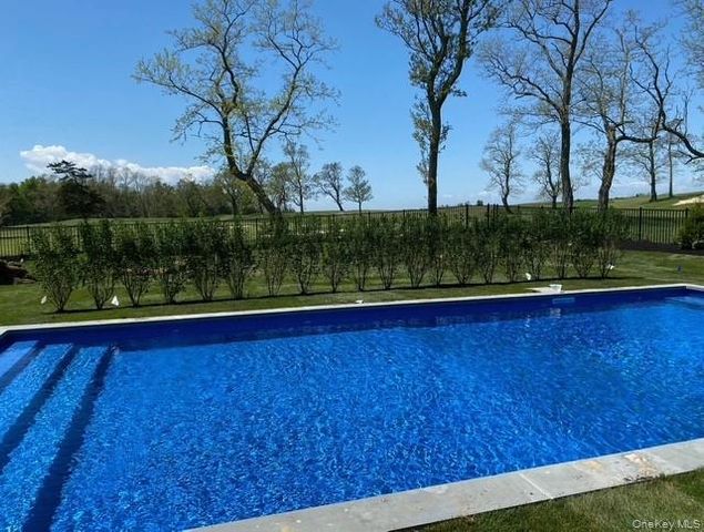380 The Greenway, East Marion, NY 11939