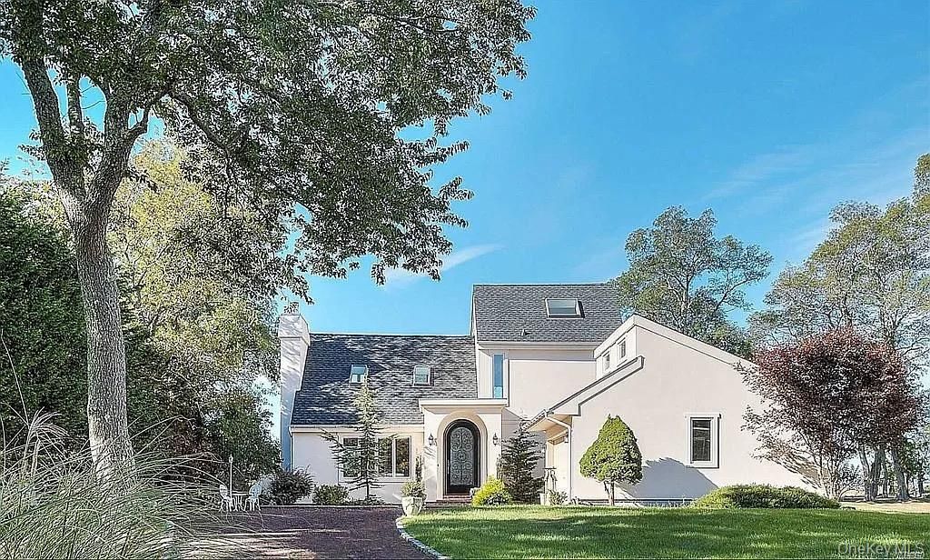 380 The Greenway, East Marion, NY 11939