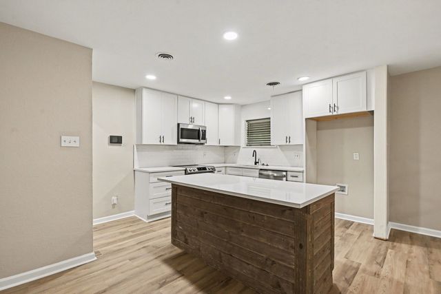 4241 Whitfield Avenue, Fort Worth, TX 76109