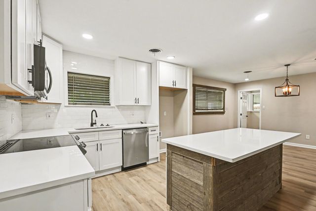 4241 Whitfield Avenue, Fort Worth, TX 76109