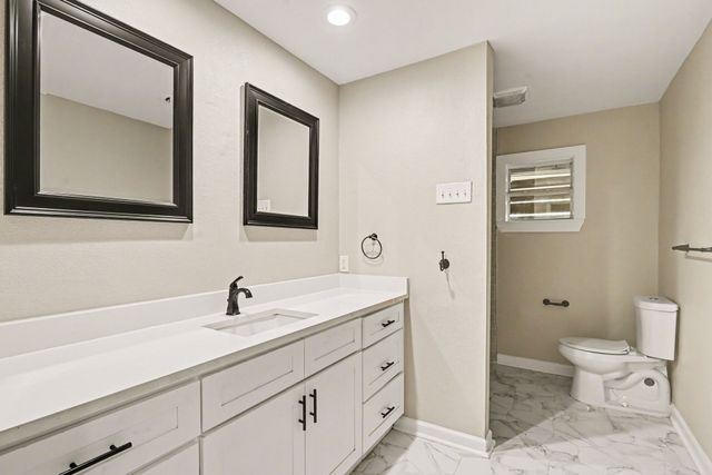 4241 Whitfield Avenue, Fort Worth, TX 76109