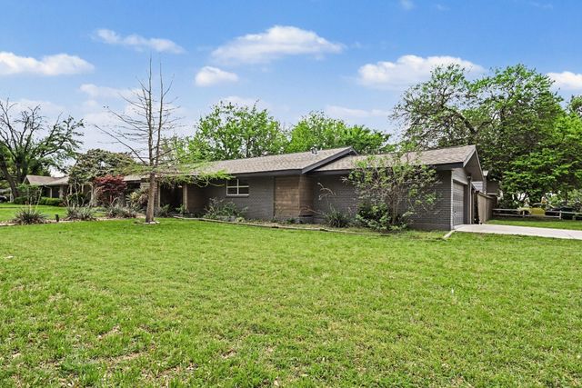 4241 Whitfield Avenue, Fort Worth, TX 76109
