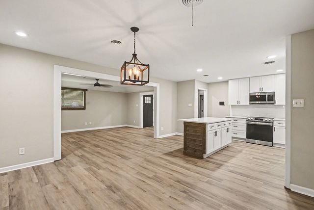 4241 Whitfield Avenue, Fort Worth, TX 76109