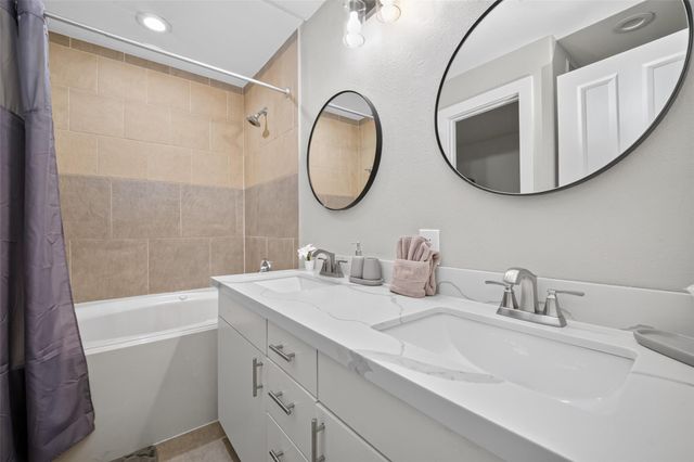 2216 Chenevert Street 7, Houston, TX 77003