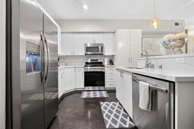 2216 Chenevert Street 7, Houston, TX 77003