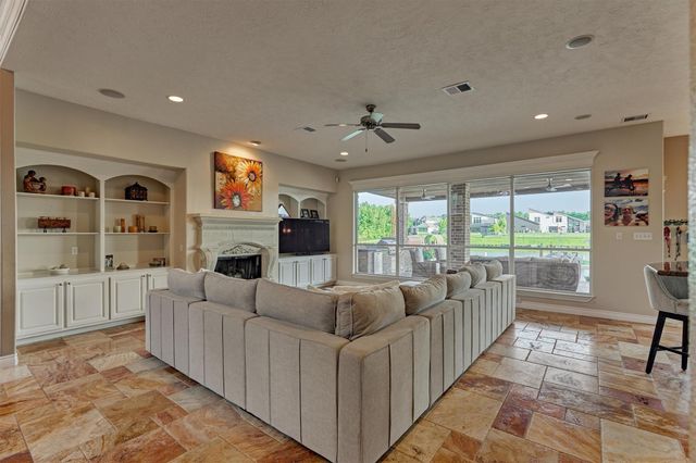 11452 Grand Pine Drive, Montgomery, TX 77356