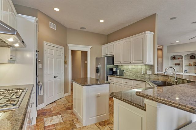 11452 Grand Pine Drive, Montgomery, TX 77356
