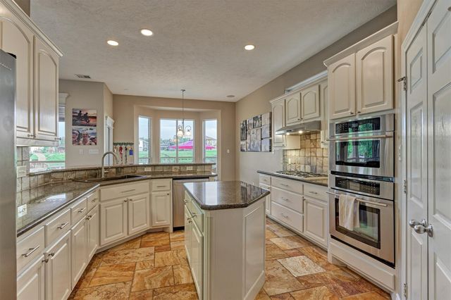 11452 Grand Pine Drive, Montgomery, TX 77356