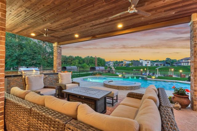 11452 Grand Pine Drive, Montgomery, TX 77356