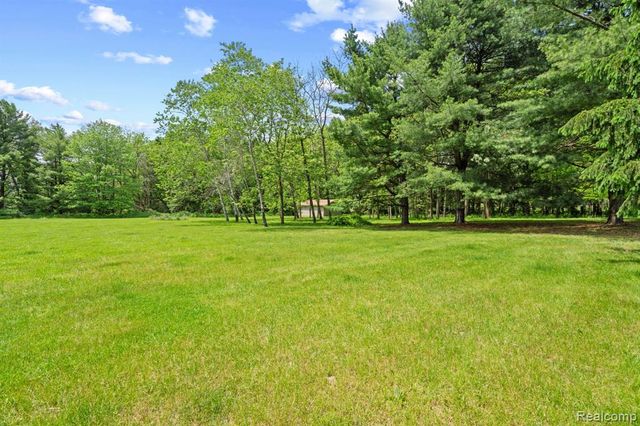 3158 Eden Trail, Brighton, MI 48114