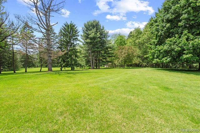 3158 Eden Trail, Brighton, MI 48114