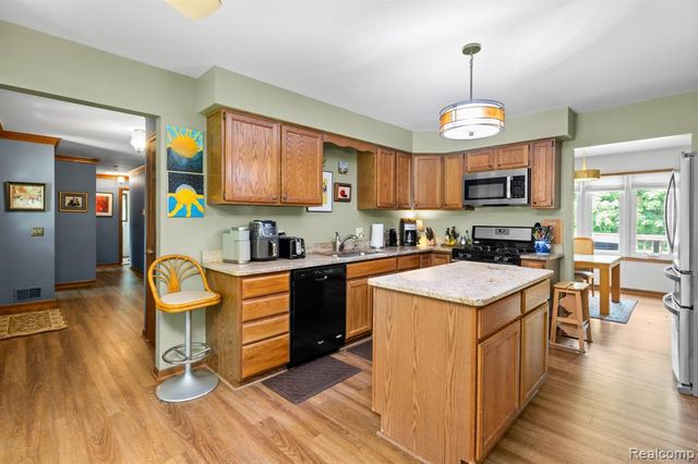 3158 Eden Trail, Brighton, MI 48114