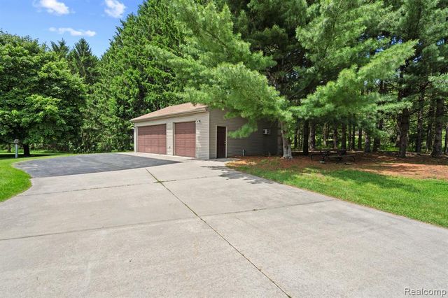 3158 Eden Trail, Brighton, MI 48114