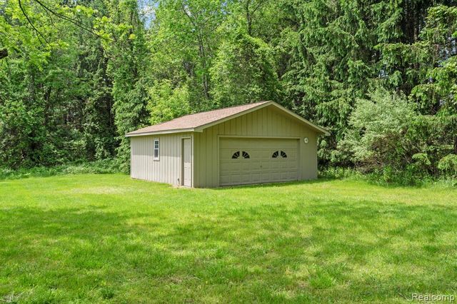3158 Eden Trail, Brighton, MI 48114