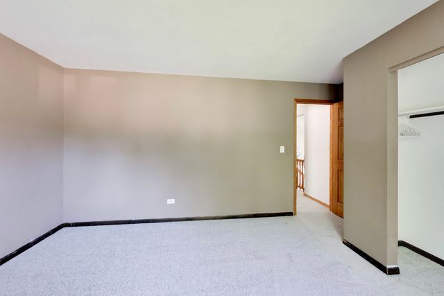 524 Redwing Drive, Round Lake Beach, IL 60073