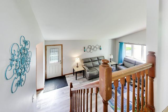 524 Redwing Drive, Round Lake Beach, IL 60073