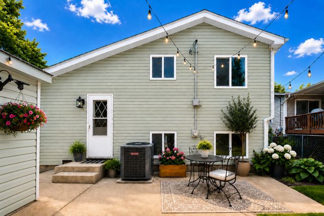 524 Redwing Drive, Round Lake Beach, IL 60073