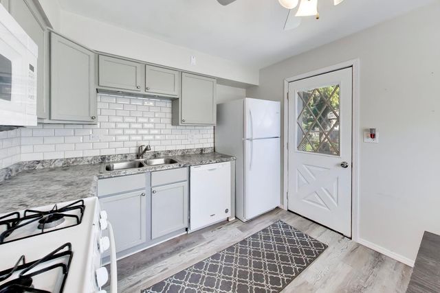 524 Redwing Drive, Round Lake Beach, IL 60073