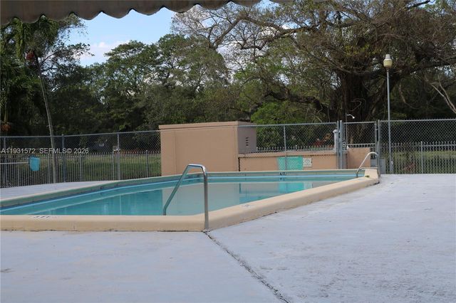 1301 NE 191st Street F407, Miami, FL 33179