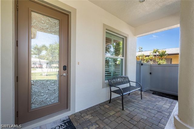730 95th AVE N, Naples, FL 34108
