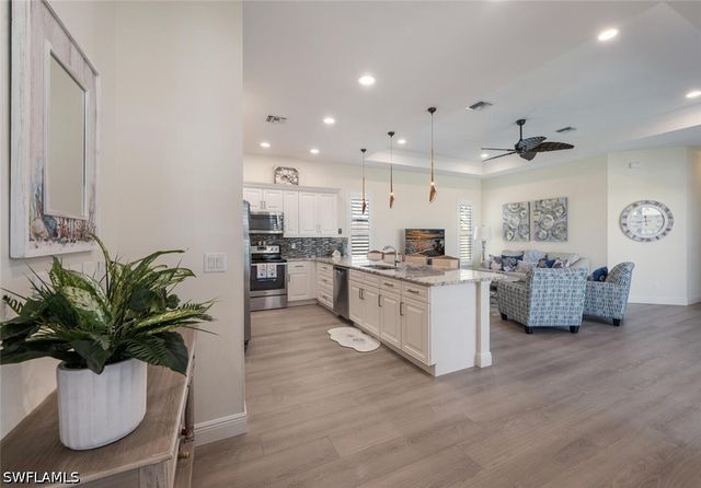 730 95th AVE N, Naples, FL 34108