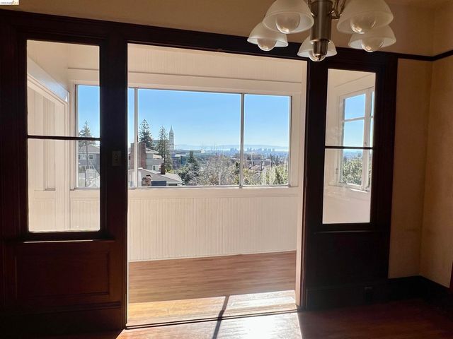 2600 Hilgard Ave, Berkeley, CA 94709