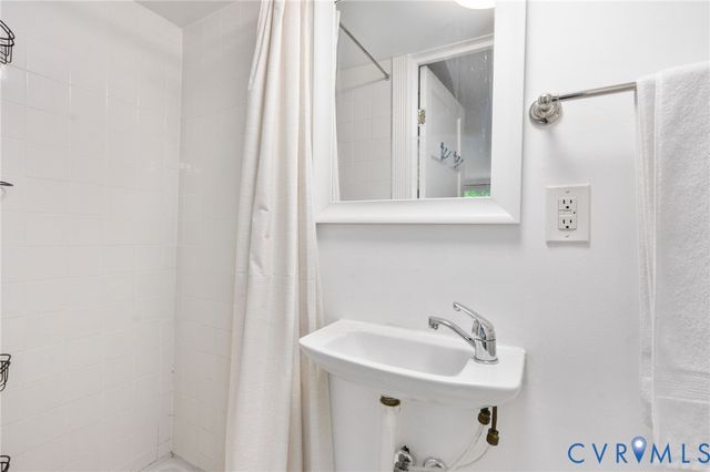 5 River Rd, Richmond, VA 23226