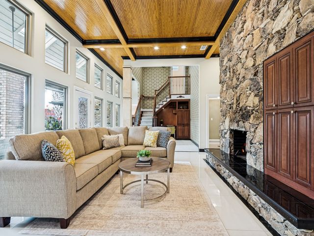 5822 London Lane, Dallas, TX 75252