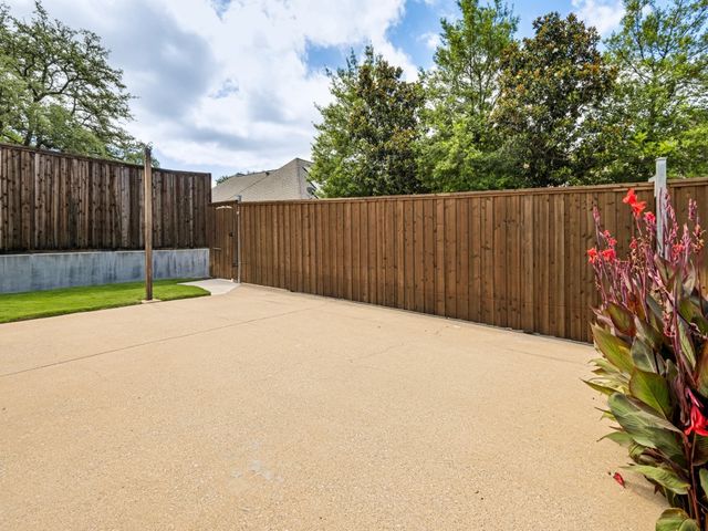 5822 London Lane, Dallas, TX 75252