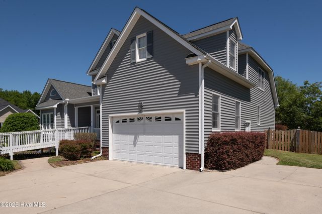 2215 Black Horse Lane, Winterville, NC 28590