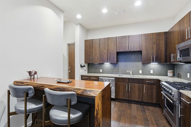 3100 W 7th Street 811, Fort Worth, TX 76107