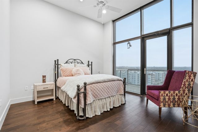 3100 W 7th Street 811, Fort Worth, TX 76107