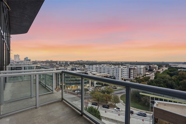 3100 W 7th Street 811, Fort Worth, TX 76107