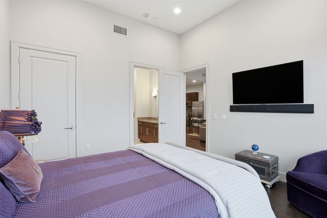 3100 W 7th Street 811, Fort Worth, TX 76107