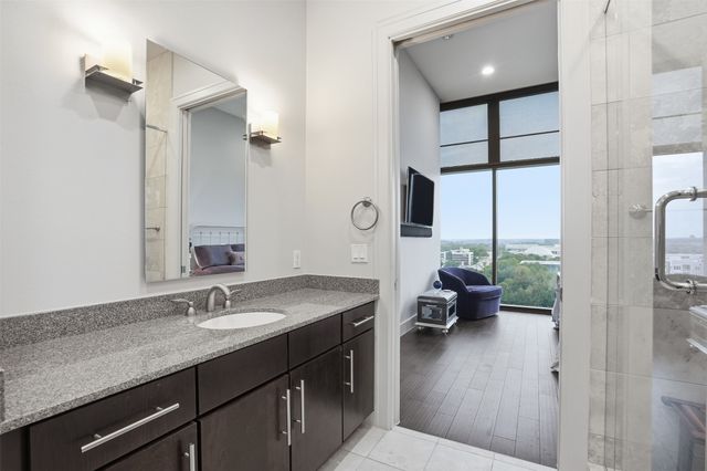 3100 W 7th Street 811, Fort Worth, TX 76107