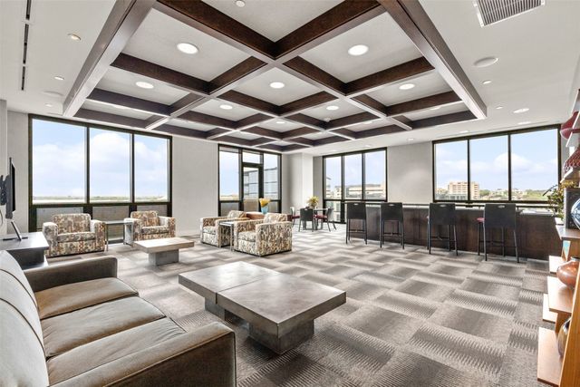 3100 W 7th Street 811, Fort Worth, TX 76107