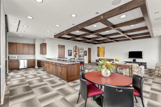 3100 W 7th Street 811, Fort Worth, TX 76107