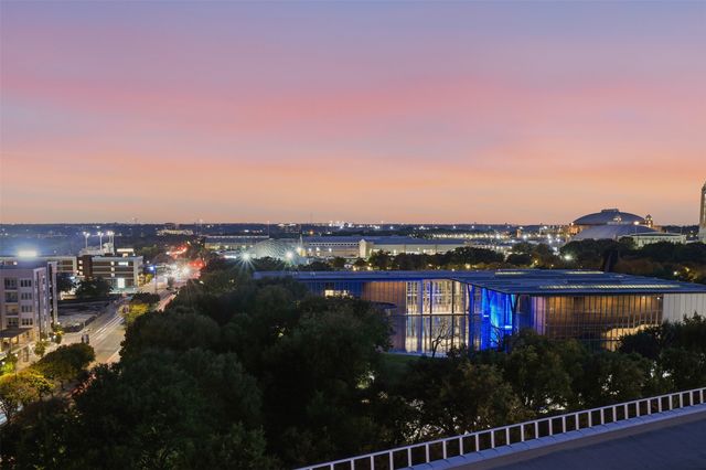 3100 W 7th Street 811, Fort Worth, TX 76107