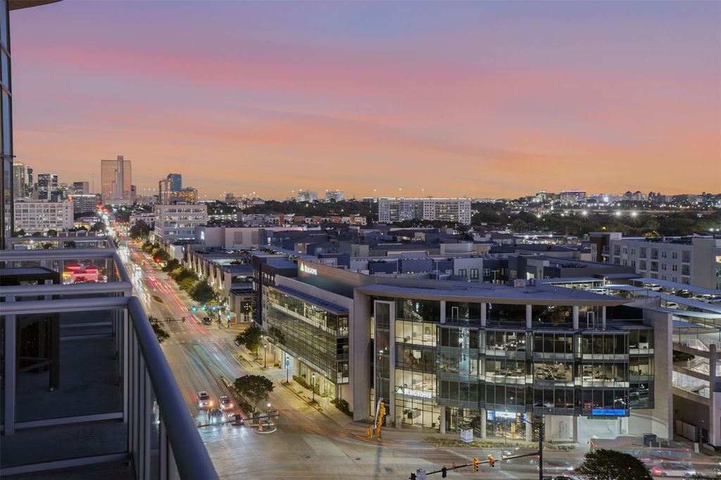 3100 W 7th Street 811, Fort Worth, TX 76107