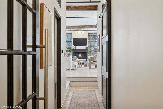 215 W Illinois Street 5C, Chicago, IL 60654
